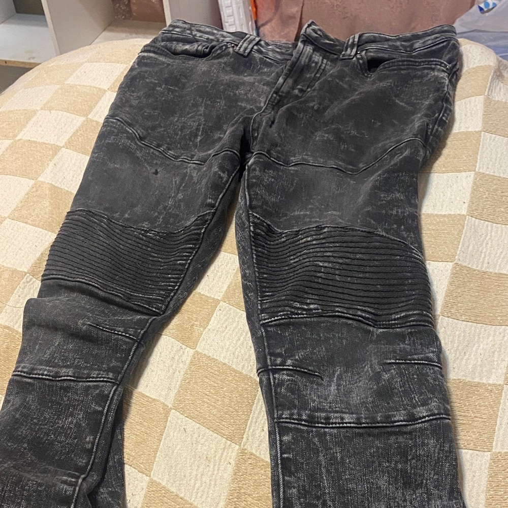 No Boundaries Gray Acid Wash Jeans